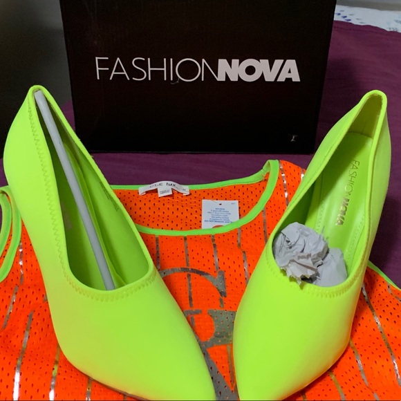 Fashion nova shoes 👠 send some offers😊🙏🔥🔥🔥 - Picture 2 of 8